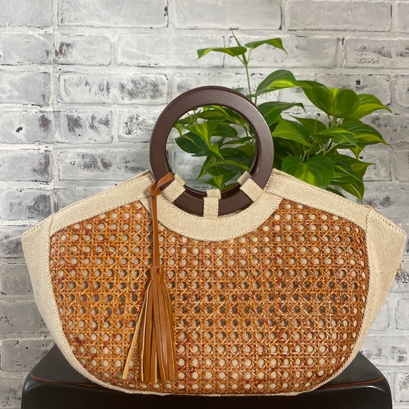 Neutral brown and tan hobo bag! - Picture 1 of 8